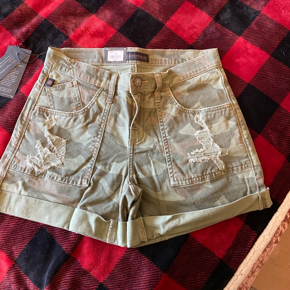 Rock & Republic camouflage shorts